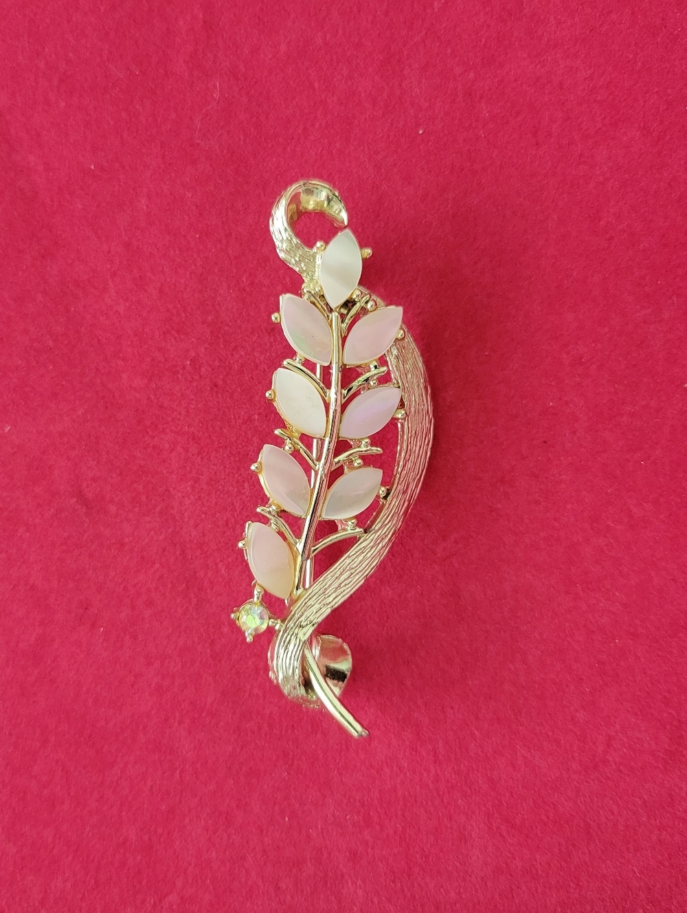 Vintage Mother of Pearl Leaves Pin Brooch 2.5" Gold Tone Retro Fashion